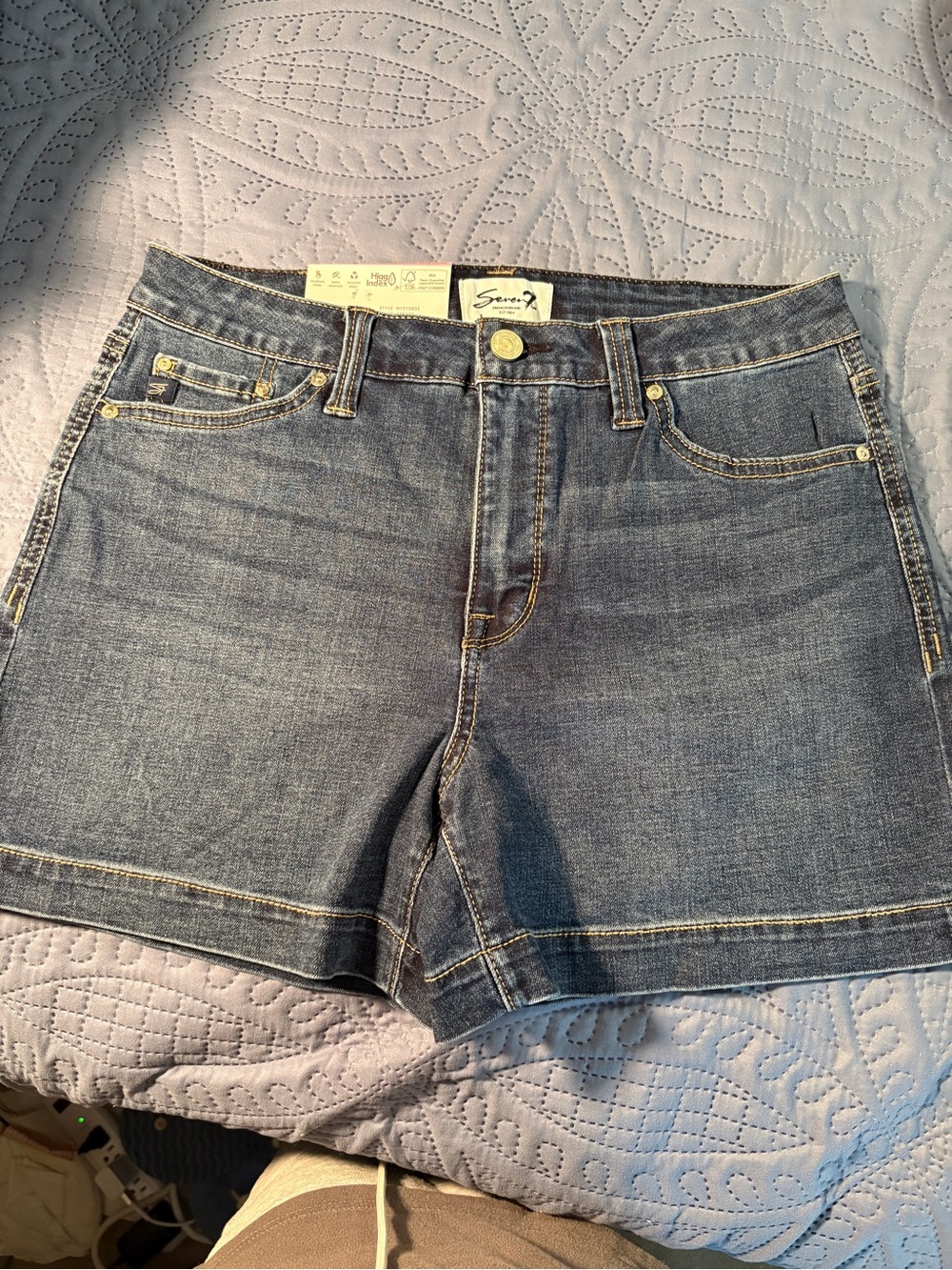 NWT Seven7 High Rise Weekend Denim Shorts Size 6 5” Inseam Stretch Blue - Picture 2 of 4